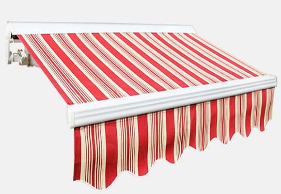 Retractable-Semi-Cassette-Awning